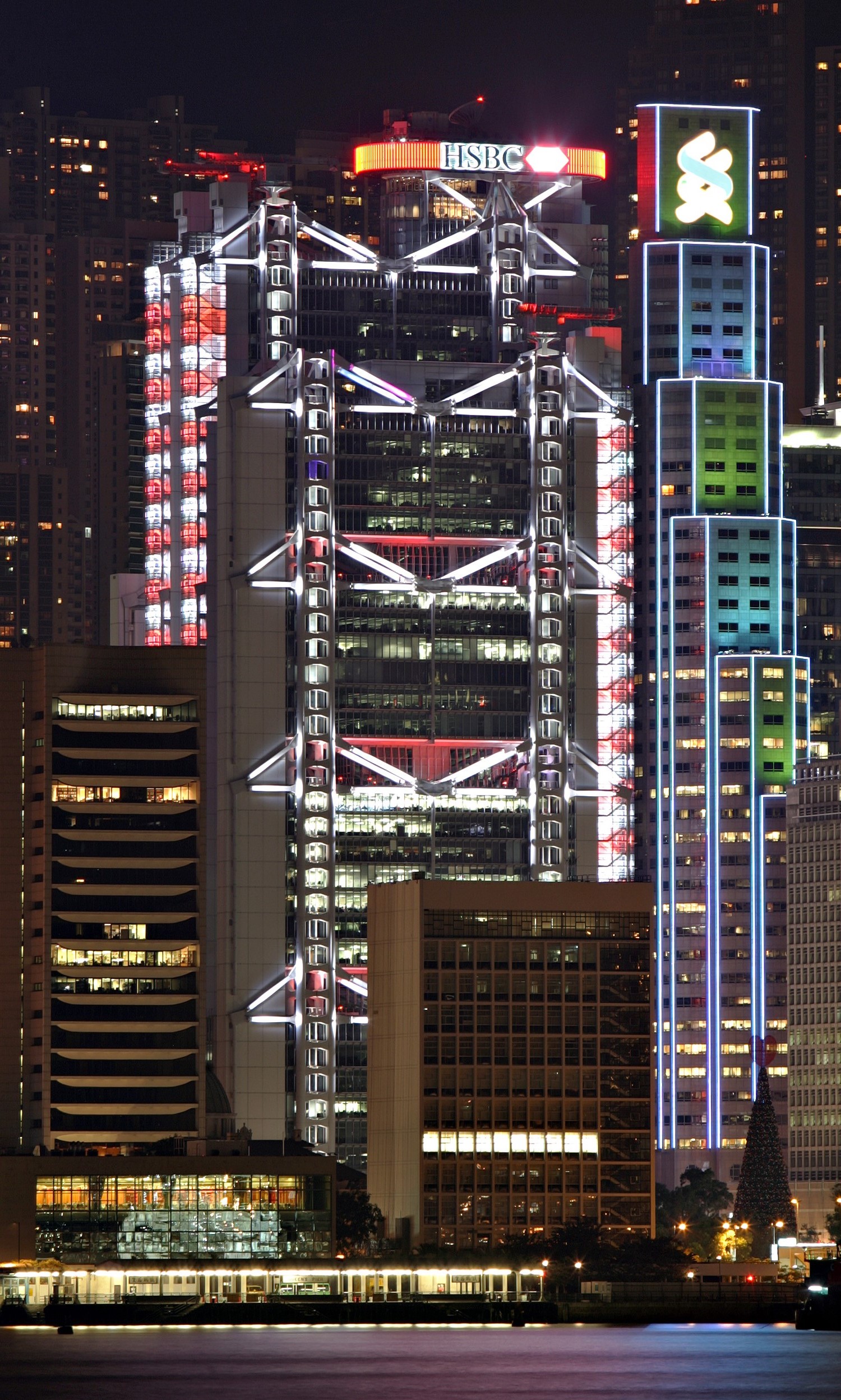 HSBC Headquarters, Hong Kong - Night view from Kowloon. © Mathias Beinling